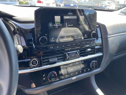 Used 2024 Nissan Pathfinder Platinum image 23