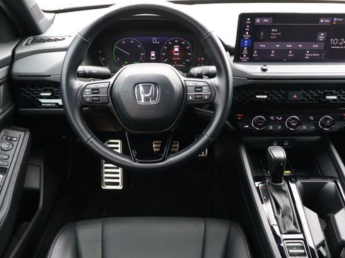 Used 2025 Honda Accord Sport image 10