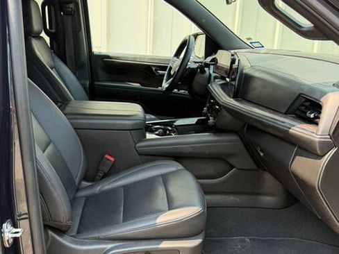 Used 2025 Chevrolet Tahoe LT RWD image 25