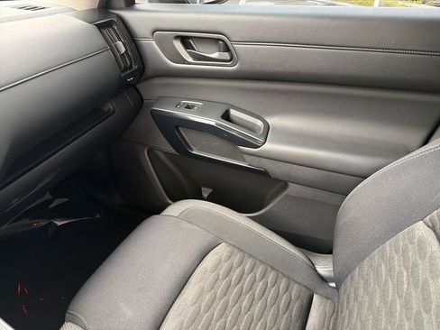 Used 2023 Nissan Pathfinder SV FWD image 29