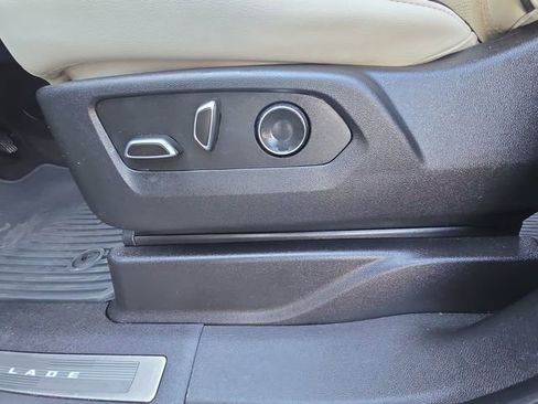 Used 2021 Cadillac Escalade Sport w/ Driver Assist Tech Package AWD/4WD image 33