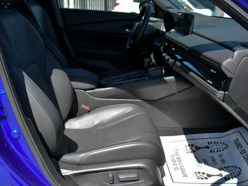 Used 2025 Honda Accord Sport image 45