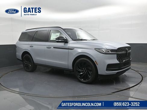 New 2025 Lincoln Navigator Reserve w/ Jet Appearance Package image 4