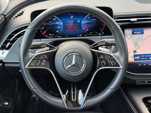 Used 2025 Mercedes-Benz E 350 Sedan image 11