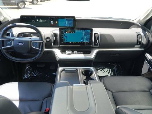 Used 2025 Ford Expedition Platinum AWD/4WD image 25