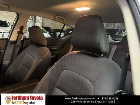 Used 2025 Nissan Altima 2.5 SV FWD image 17