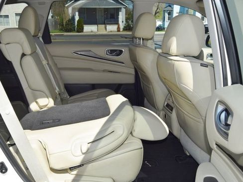 Used 2019 INFINITI QX60 Luxe w/ Essential Package image 25