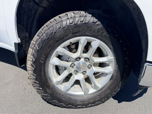 Used 2023 Chevrolet Silverado 1500 LT AWD/4WD image 9