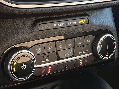 Used 2022 Ford Escape SE w/ Cold Weather Package image 15