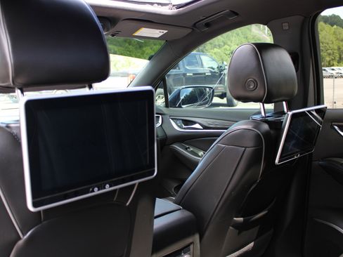 Used 2022 Buick Enclave Avenir w/ Avenir Technology Package image 20