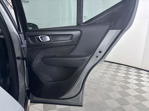 Used 2024 Volvo XC40 B5 Ultimate w/ Protection Package Premier image 24