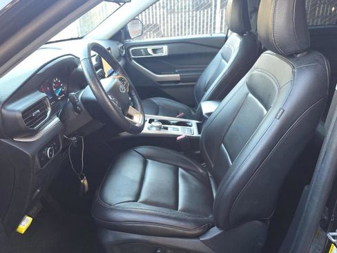 Used 2023 Ford Explorer XLT w/ Equipment Group 202A image 5