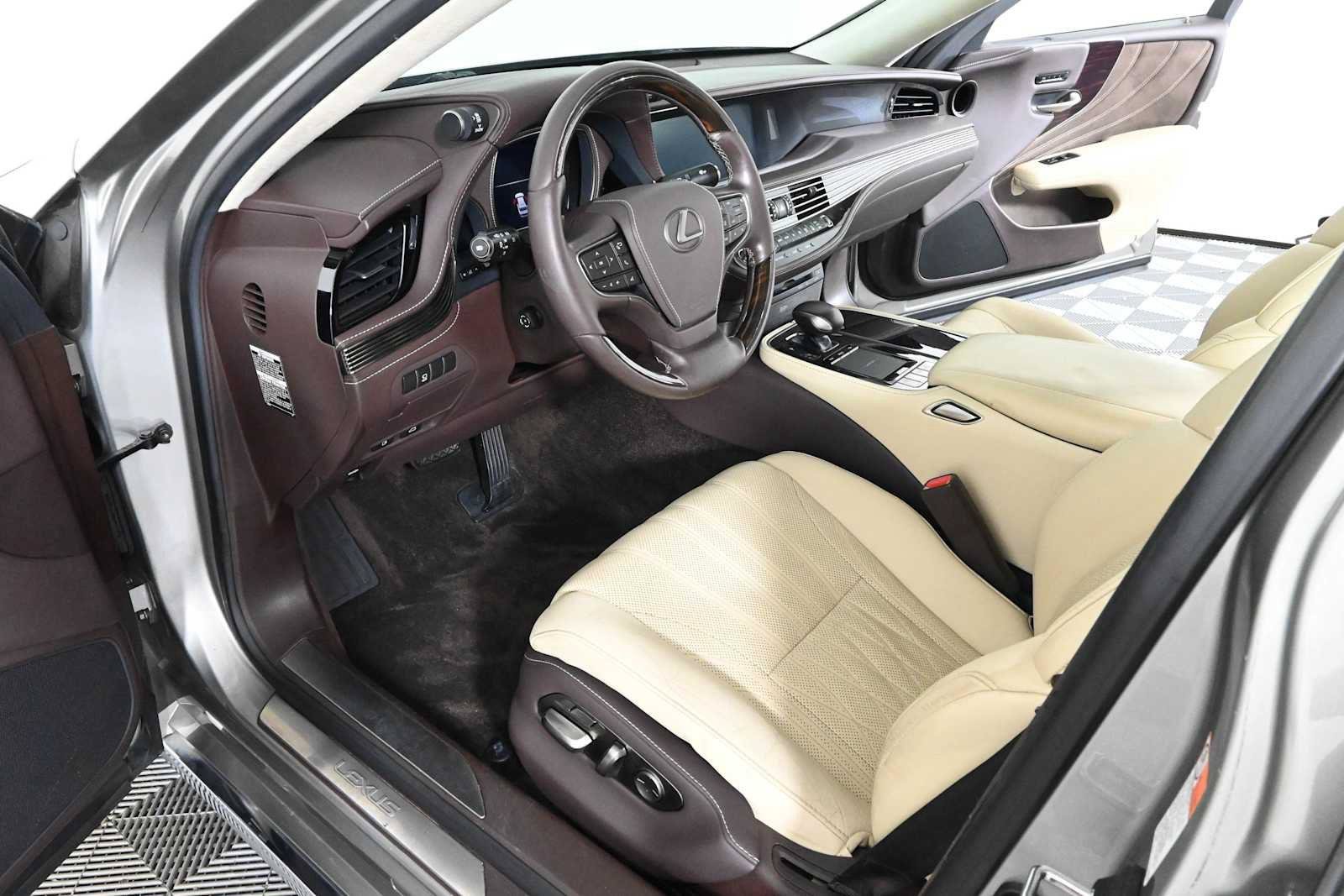 Used 2018 Lexus LS 500 w/ Interior Upgrade Package RWD image 19