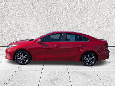 Used 2023 Kia Forte LXS w/ LXS Technology Package FWD image 6