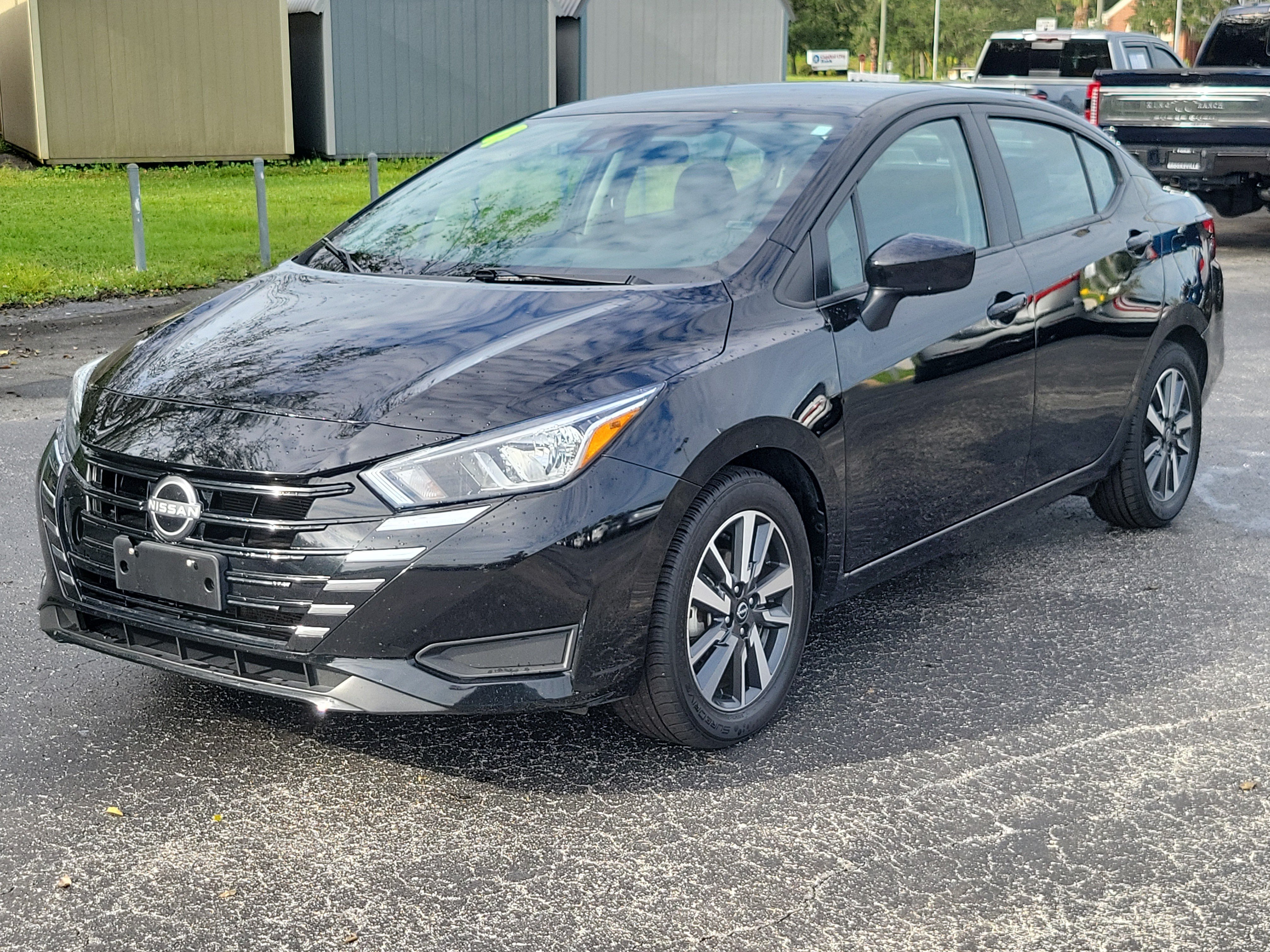 Used 2024 Nissan Versa SV FWD image 4