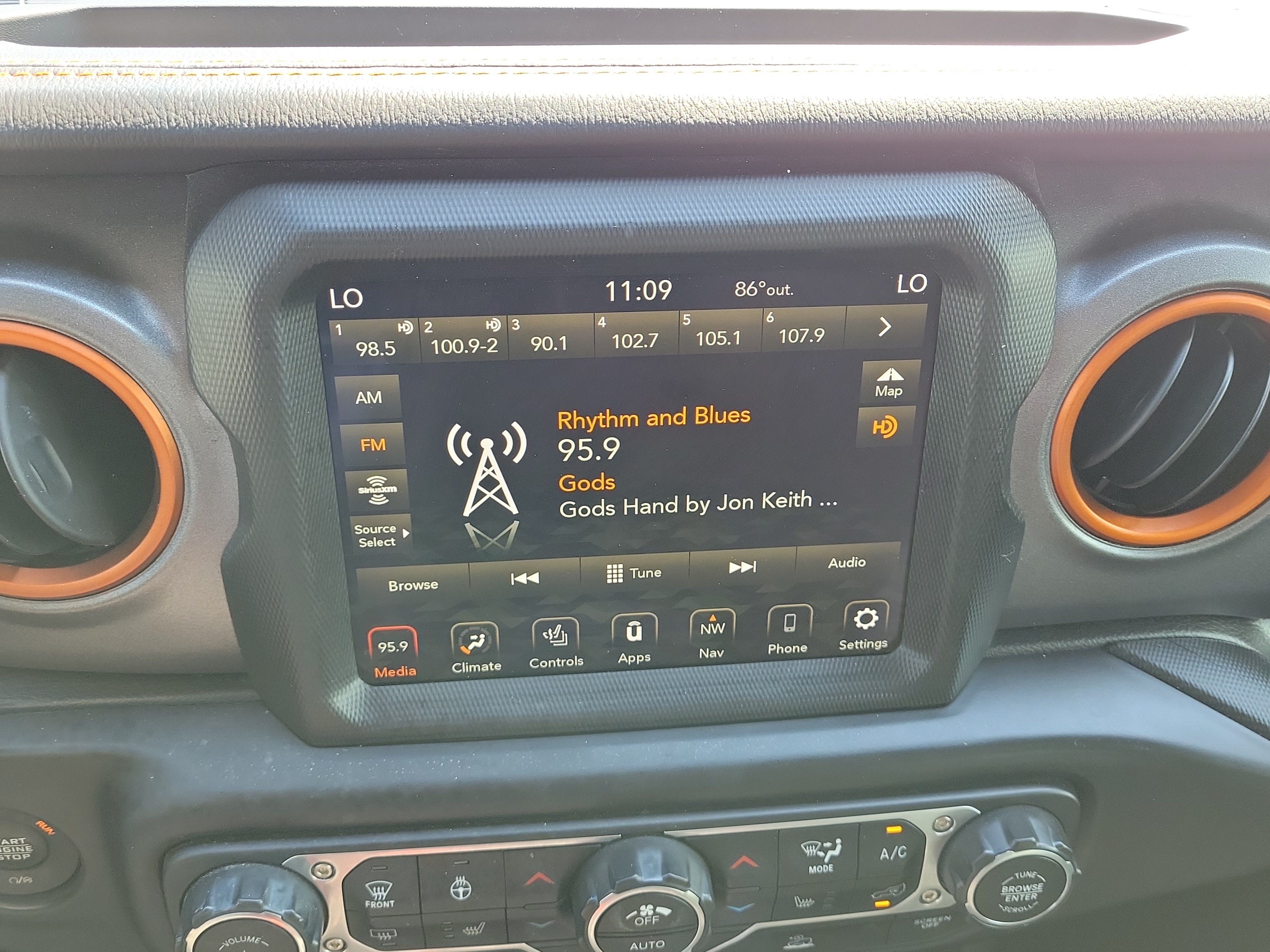 Used 2022 Jeep Gladiator Mojave w/ LED Lighting Group AWD/4WD image 28