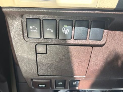 Used 2018 Lexus ES 350 w/ Luxury Package w/Wood Trim FWD image 28