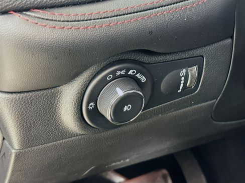 Used 2023 Dodge Durango GT image 9