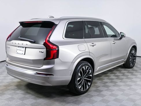 Certified 2025 Volvo XC90 T8 Ultra AWD/4WD image 31