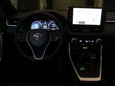 Used 2025 Toyota RAV4 XSE AWD/4WD image 20