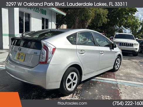 Used 2015 Toyota Prius Two image 11