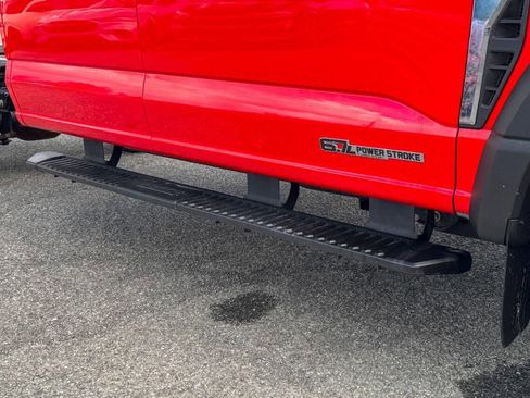 Used 2023 Ford F550 2WD Crew Cab Super Duty image 12