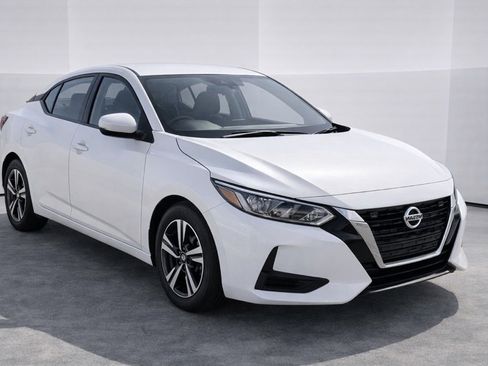 Used 2024 Nissan Sentra SV image 3