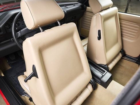 Used 1991 BMW 318iS Coupe RWD image 70