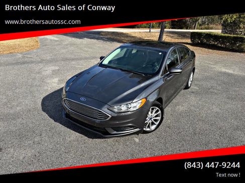 Used 2017 Ford Fusion SE w/ Fusion SE Technology Package image 1