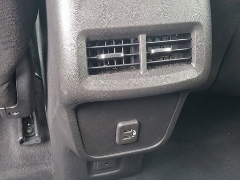 Certified 2023 Chevrolet Equinox LT AWD/4WD image 11