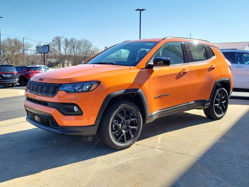 New 2026 Jeep Compass Latitude image 2