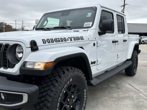 New 2025 Jeep Gladiator Sport image 5