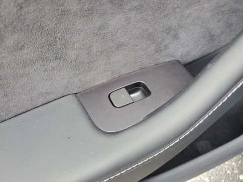 Used 2024 Tesla Model Y Performance image 32