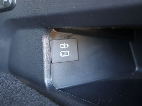 Certified 2025 Toyota Sequoia Platinum AWD/4WD image 29