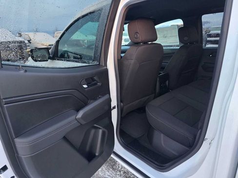 New 2024 Chevrolet Colorado LT w/ LT Convenience Package II image 16