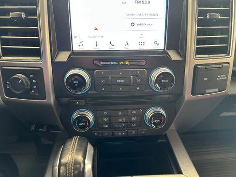 Used 2018 Ford F150 Platinum AWD/4WD image 19