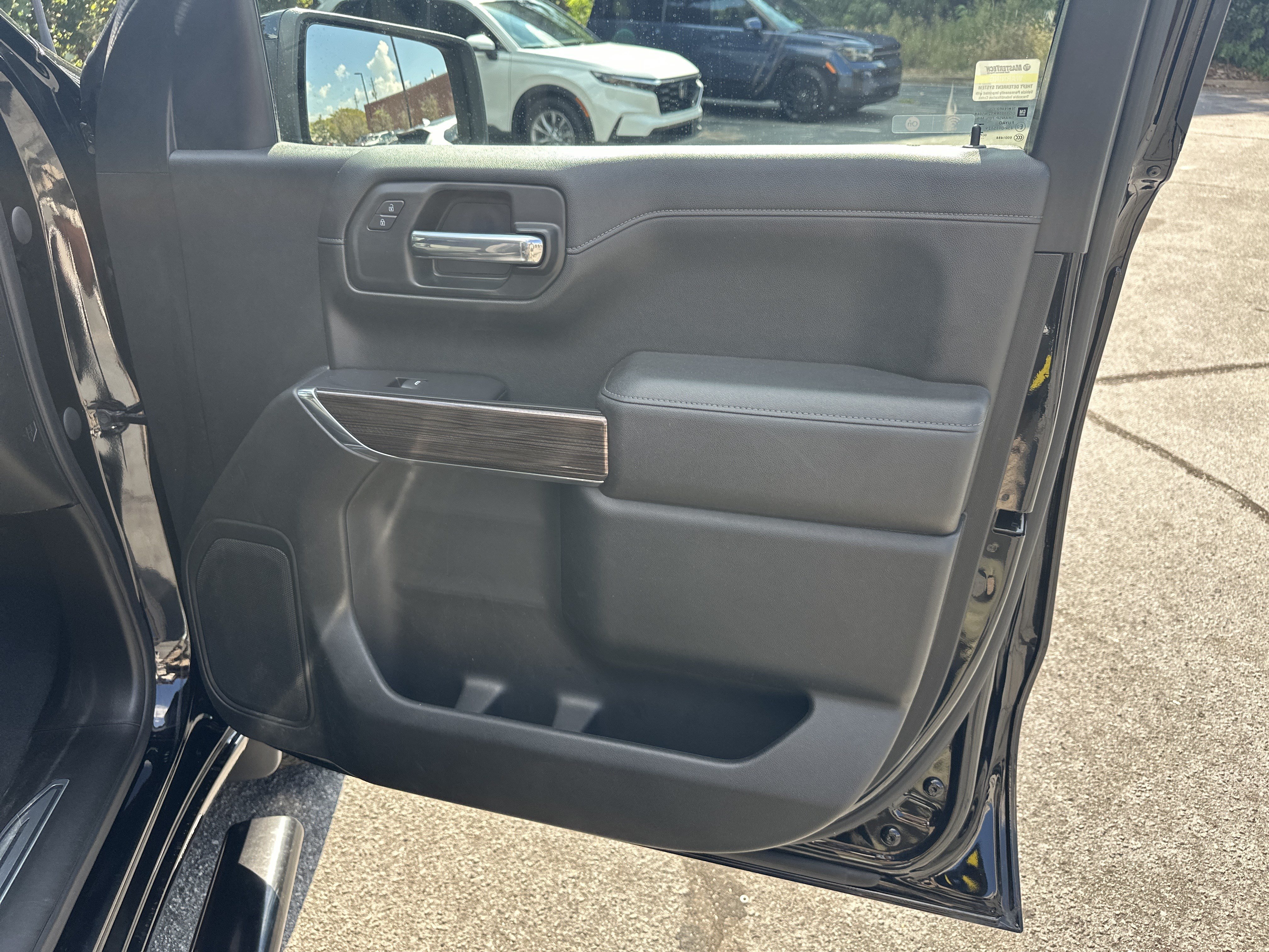 Used 2021 Chevrolet Silverado 1500 LT Trail Boss AWD/4WD image 15