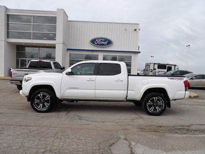Used 2017 Toyota Tacoma TRD Sport w/ Tow Package