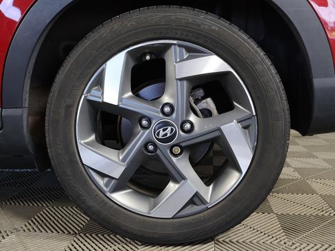 Certified 2023 Hyundai Venue Limited FWD image 18