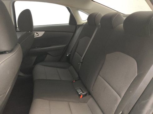 Used 2022 Kia Forte LXS w/ LXS Technology Package FWD image 18