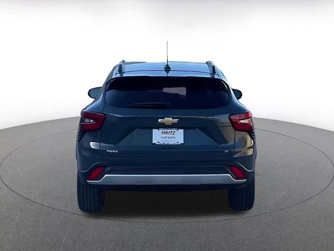 Used 2025 Chevrolet Trax LT image 12
