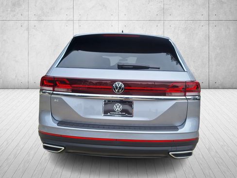 New 2026 Volkswagen Atlas SE image 4