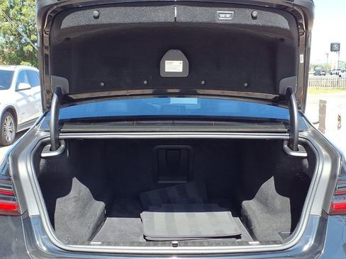 Used 2020 BMW 740i w/ M Sport Package image 9