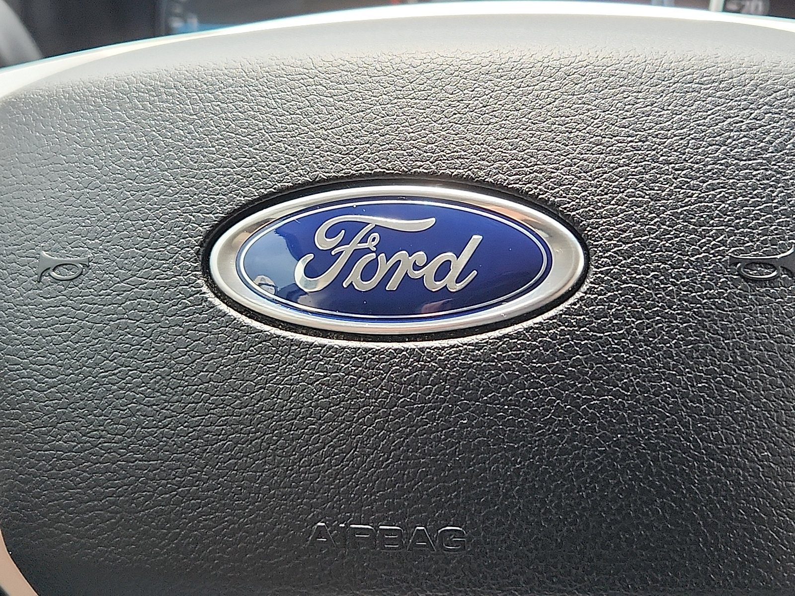 Used 2021 Ford Explorer Limited w/ Equipment Group 301A AWD/4WD image 26