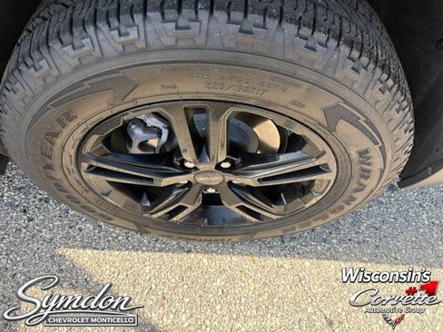 Used 2023 GMC Terrain AT4 w/ Infotainment Package II AWD/4WD image 26
