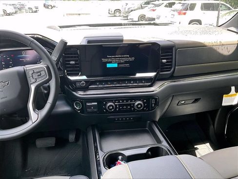 New 2026 Chevrolet Silverado 2500 ZR2 AWD/4WD image 13