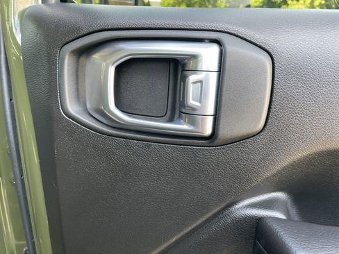 Used 2024 Jeep Wrangler Sport S image 17