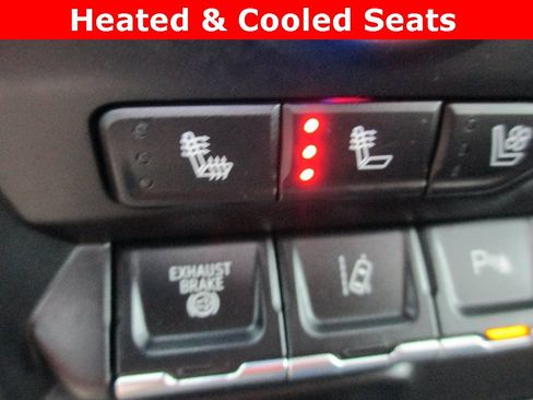 Used 2022 Chevrolet Silverado 2500 High Country w/ Technology Package image 16