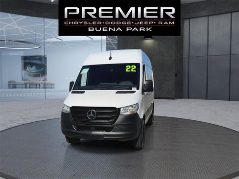 Used 2022 Mercedes-Benz Sprinter 2500 image 3