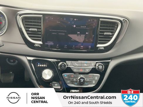 Used 2025 Chrysler Pacifica Select FWD image 11